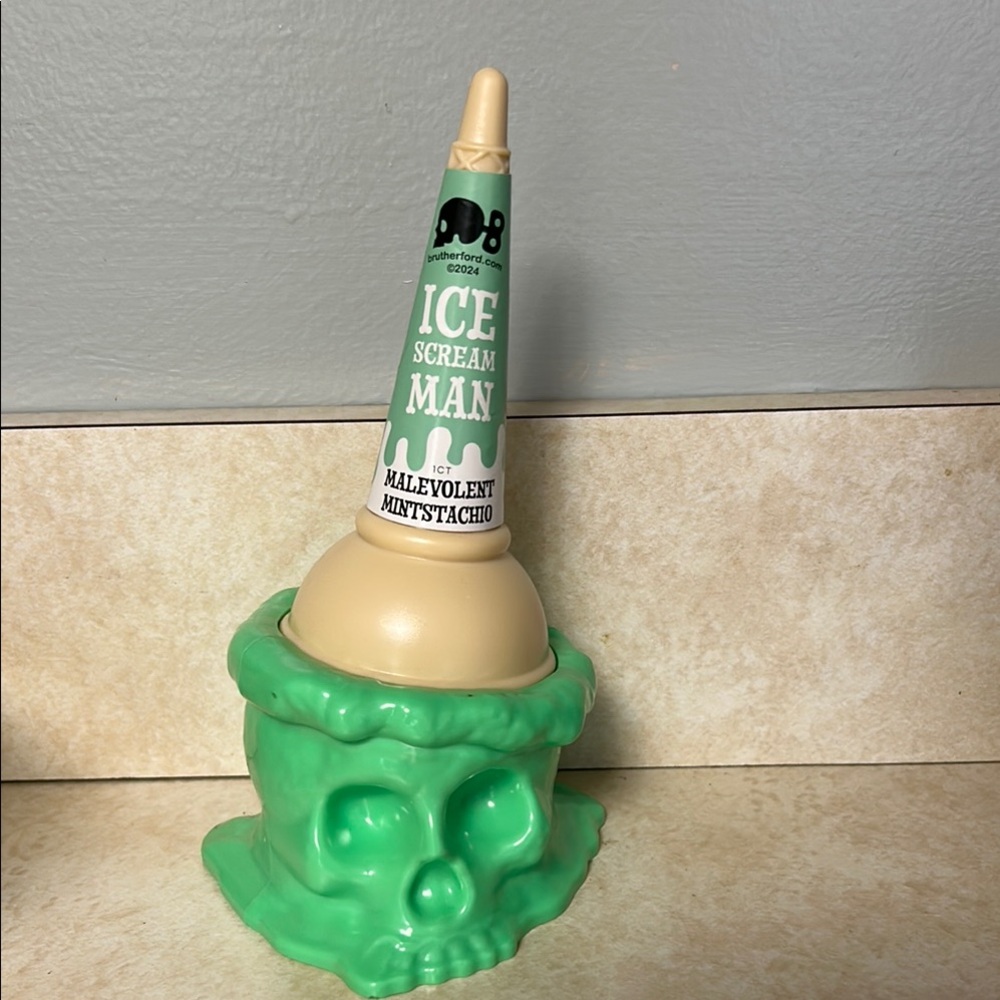 Green Skull Ice Cream Cone Holder